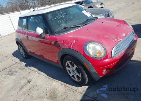 2007 Mini Cooper z USA, uszkodzony, nr VIN WMWMF33547TU61457